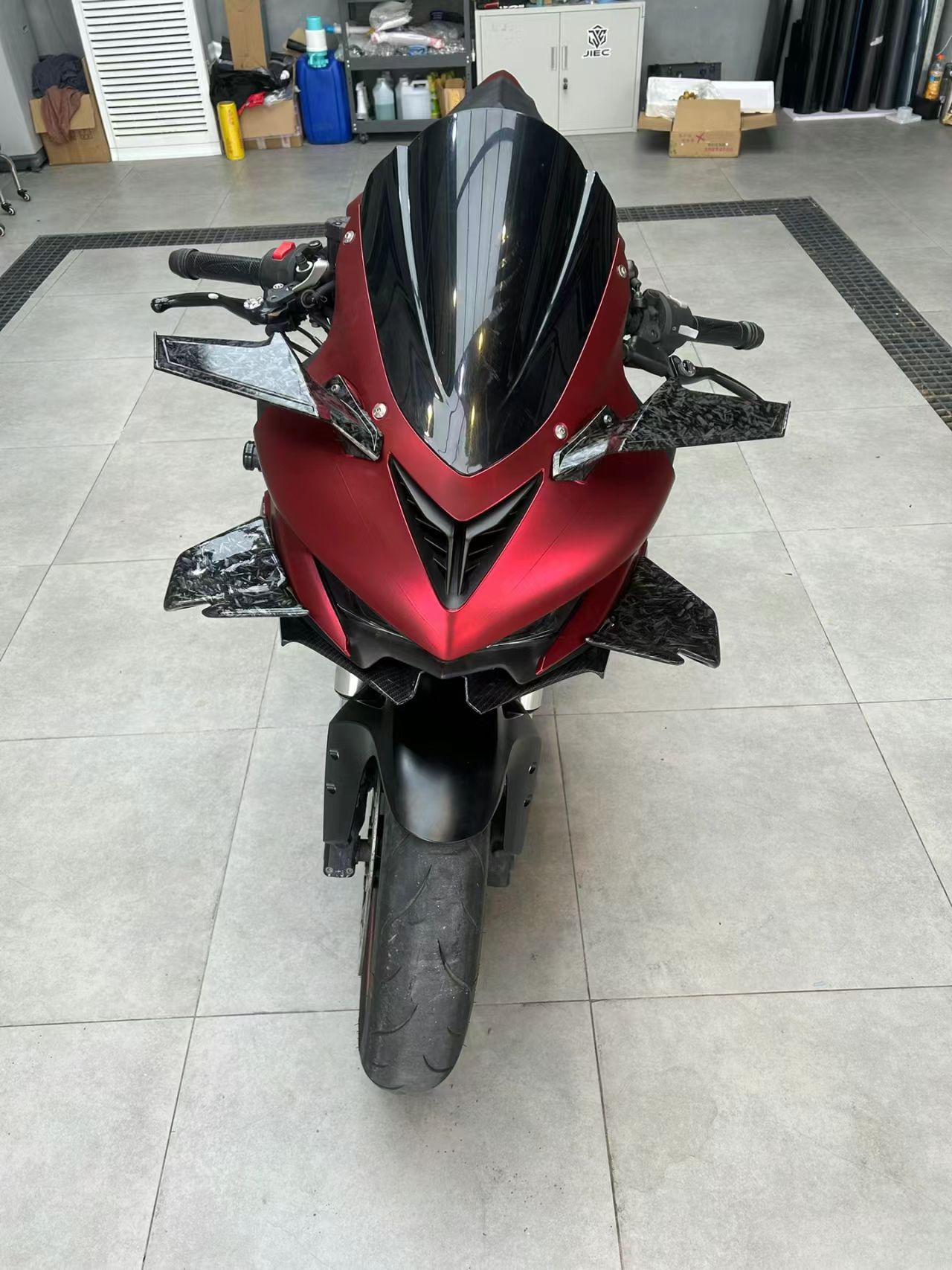 Ravoony Plus PET Matte Chrome Romanee Red Vinyl Car Wrap review Filip Tapajna 01