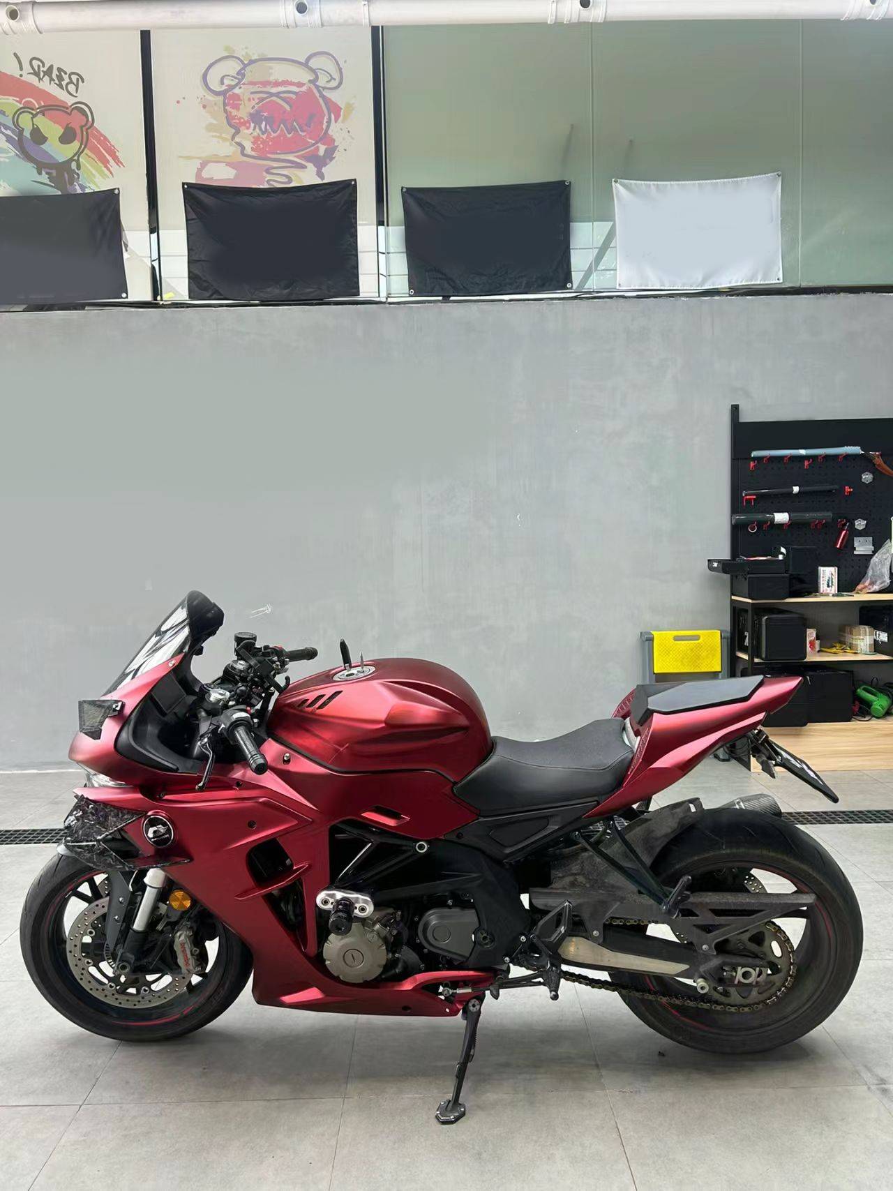 Ravoony Plus PET Matte Chrome Romanee Red Vinyl Car Wrap review Filip Tapajna 02