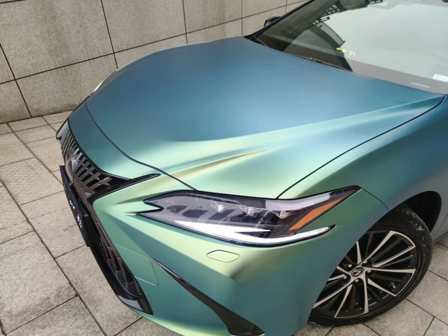 Ravoony Plus Matte Chameleon Spring Green Car Wrap review Richard Vodicka 02