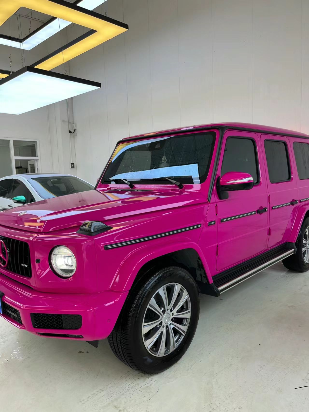 Ravoony Plus PET Glossy Crystal Rose Red Vinyl Car Wrap review Makhi Reeves 01