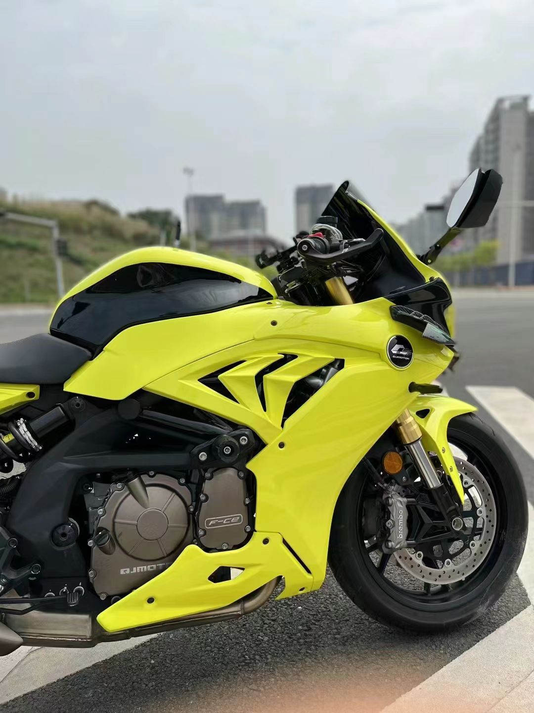 Ravoony Plus Glossy Crystal Lemon Yellow Vinyl Wrap review Sean Walker 00