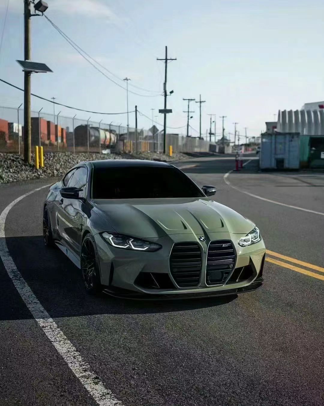 Ravoony Plus Gloss Khaki Green Car Vinyl Wrap review Karel Roubicek 00