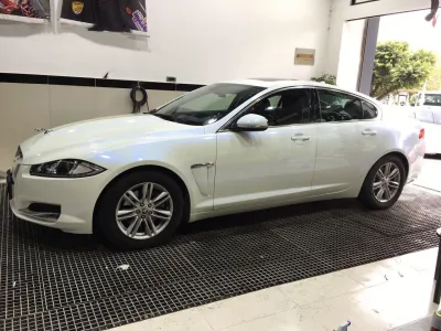 Ravoony Basic Glossy White to Blue Car Vinyl Wrap review Michelle Chow