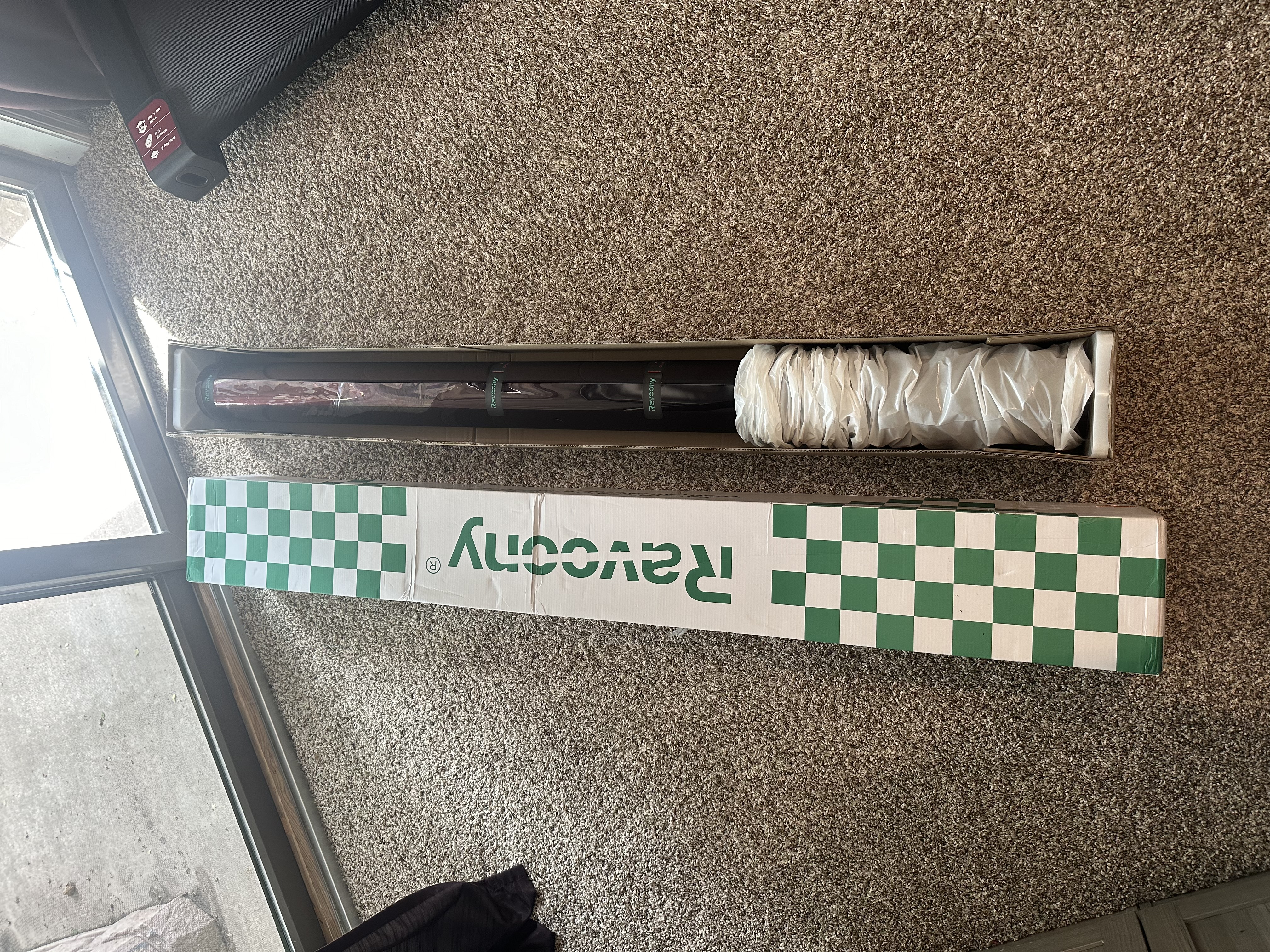 Ravoony Plus PET Gloss Color Shift Rainbow Drift Black Red Vinyl Wrap review Izzy Rivas 01