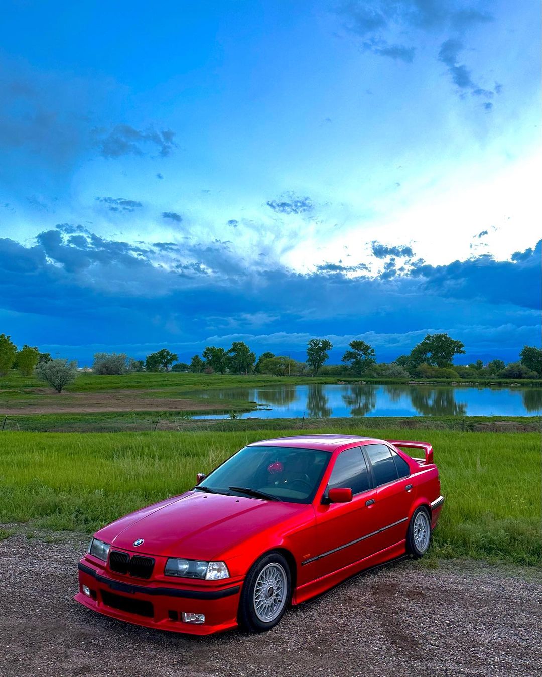 Ravoony Basic Gloss Metallic Vampire Red Vinyl Car Wrap review Francisco Palafos 01