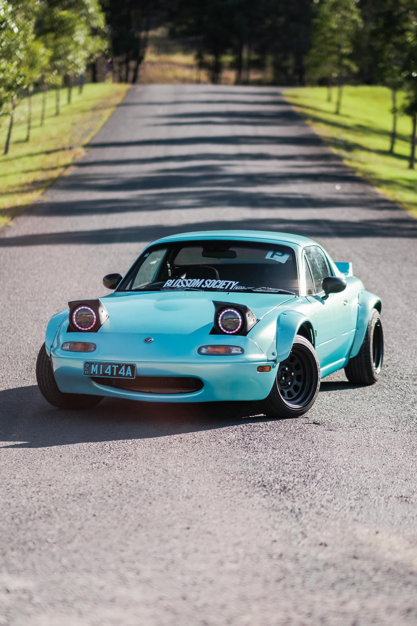 Ravoony Plus PET Glossy Crystal Light Blue Car Vinyl Wrap review DJ Beck 00