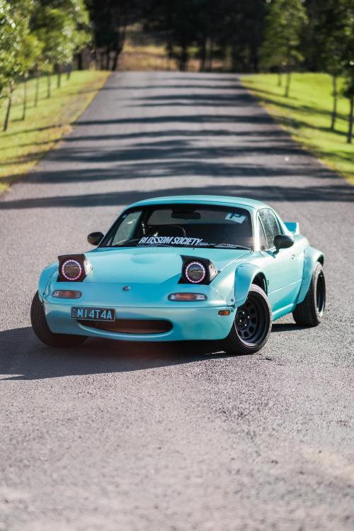 Ravoony Plus PET Glossy Crystal Light Blue Car Vinyl Wrap review 