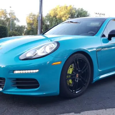 Ravoony Plus Glossy Miami Blue Vinyl Wrap review Sadie Khun 01