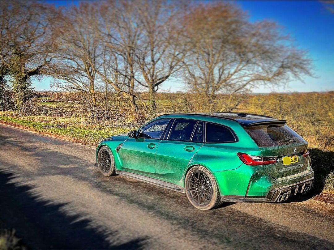 Ravoony Plus Gloss Paint Metallic Isle Of Man Green Car Vinyl Wrap review Theo Rodrigues 01