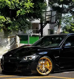 Ravoony Plus Glossy Crystal Black Car Vinyl Wrap review braden west
