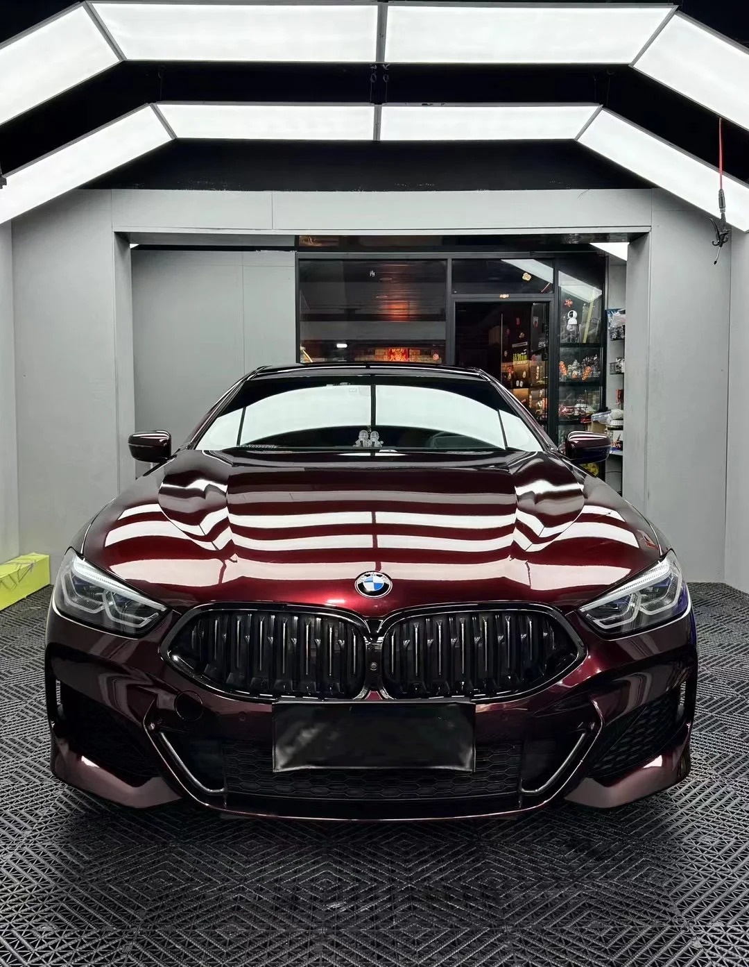 Ravoony Plus Gloss Black Rose Vinyl Wrap review Flavia Suero 01