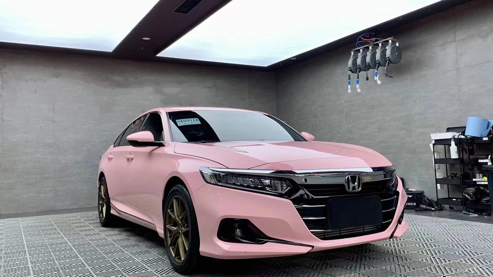 Ravoony Plus PET Gloss Crystal Peach Pink Car Vinyl Wrap review Aaron Harris 01