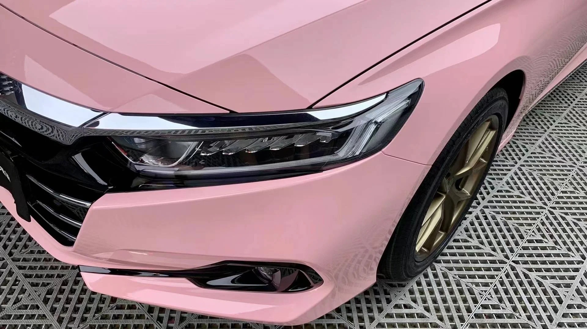 Ravoony Plus PET Gloss Crystal Peach Pink Car Vinyl Wrap review Aaron Harris 03
