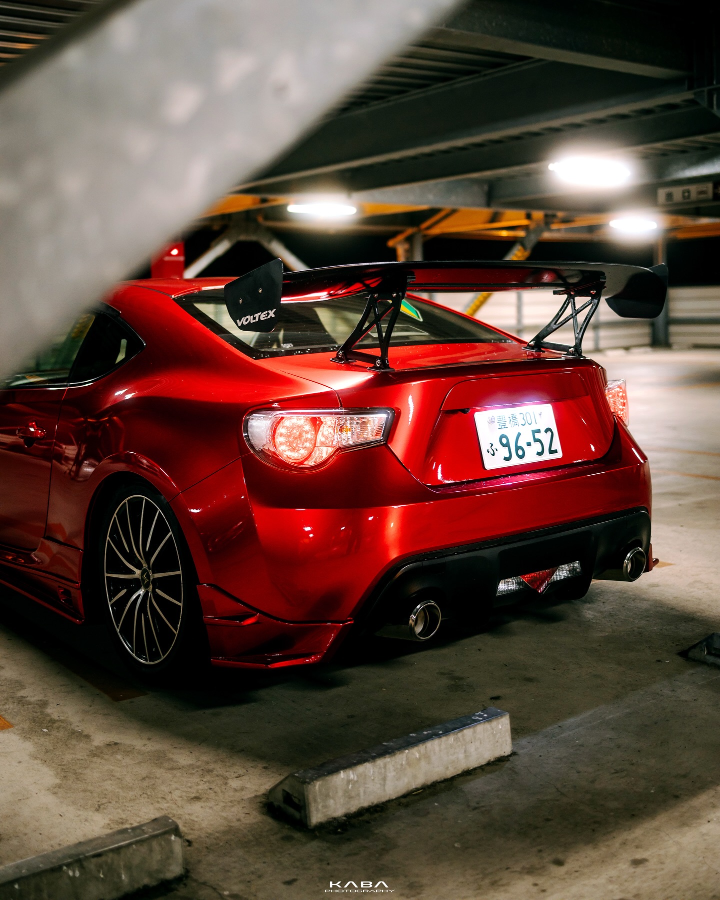 Ravoony Plus Gloss Metallic Vampire Red Vinyl Car Wrap review Thais Andako 02