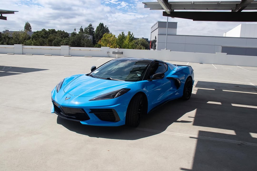 Ravoony Plus PET Glossy Crystal Blue Sky Car Vinyl Wrap review Tom Baily 03