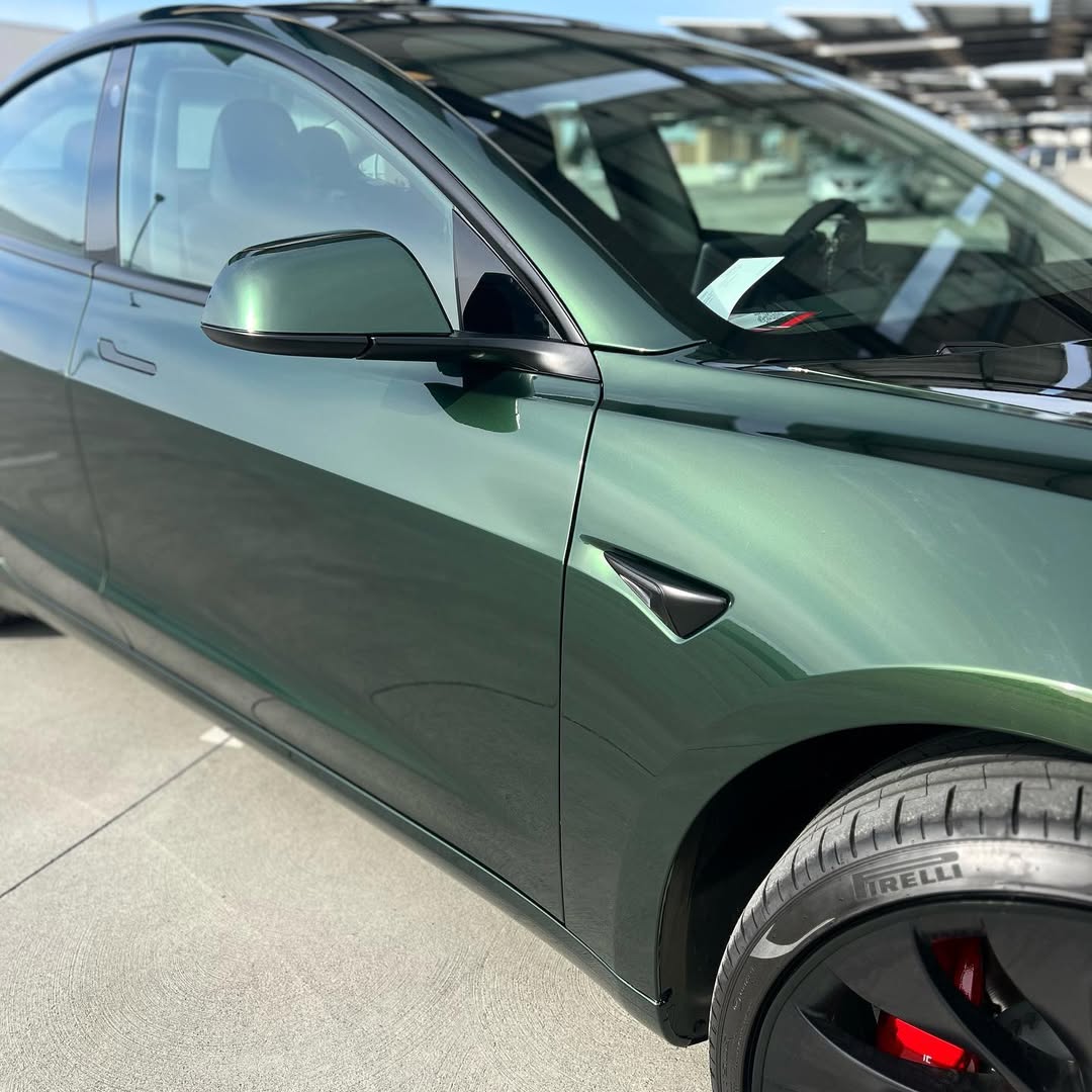 Ravoony Plus Gloss Paint Metal Midnight Green Car Wrap review Brian Johon 03