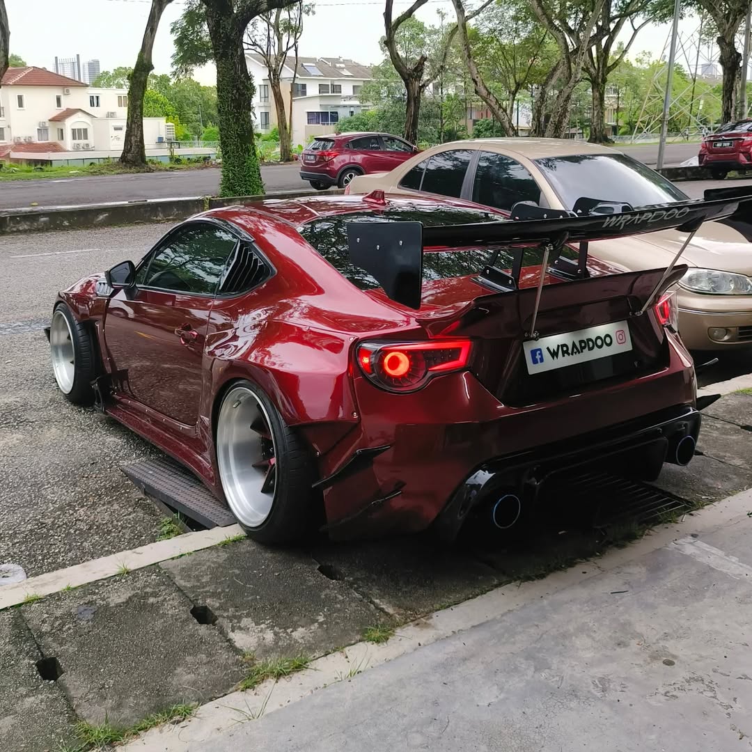 Ravoony Plus Liquid Metallic Dragon Blood Red Vinyl Car Wrap review wrapdoo 01