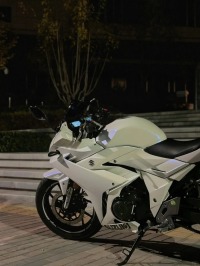 Ravoony Plus Glossy White to Blue Car Vinyl Wrap review 0