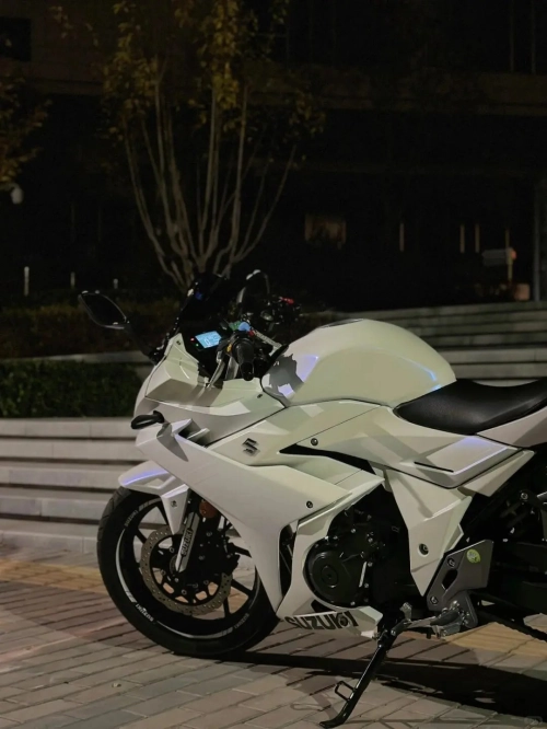 Ravoony Plus PET Glossy White to Blue Car Vinyl Wrap review 