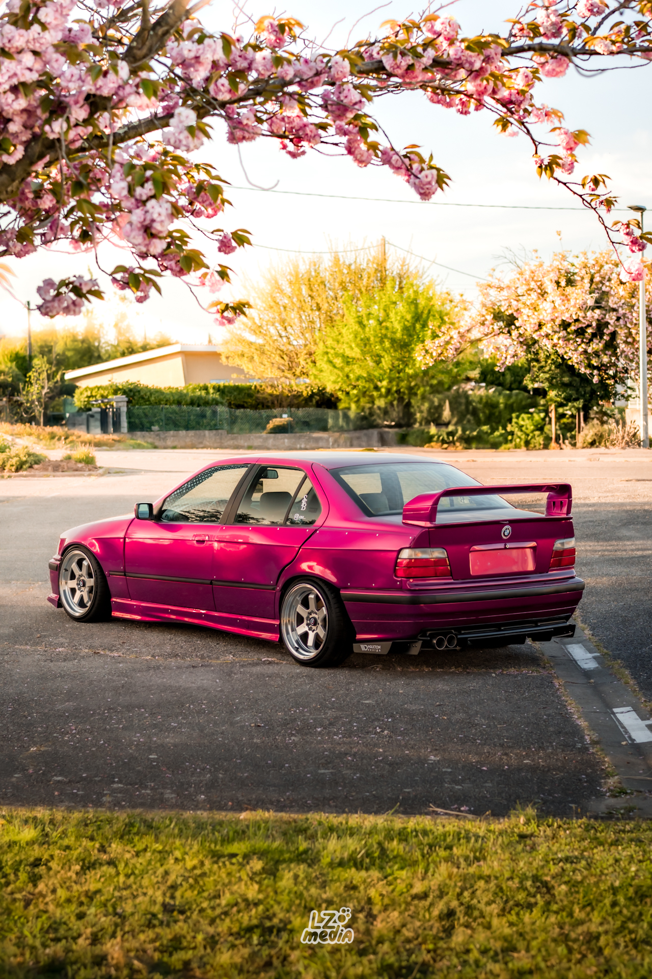 Ravoony Plus PET Gloss Glaze Pagoda Red Car Vinyl Wrap review Élise 02