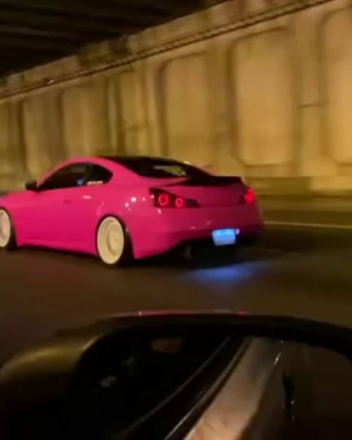 Ravoony Plus Glossy Fluorescent Pink Car Vinyl Wrap review VQCAM 01