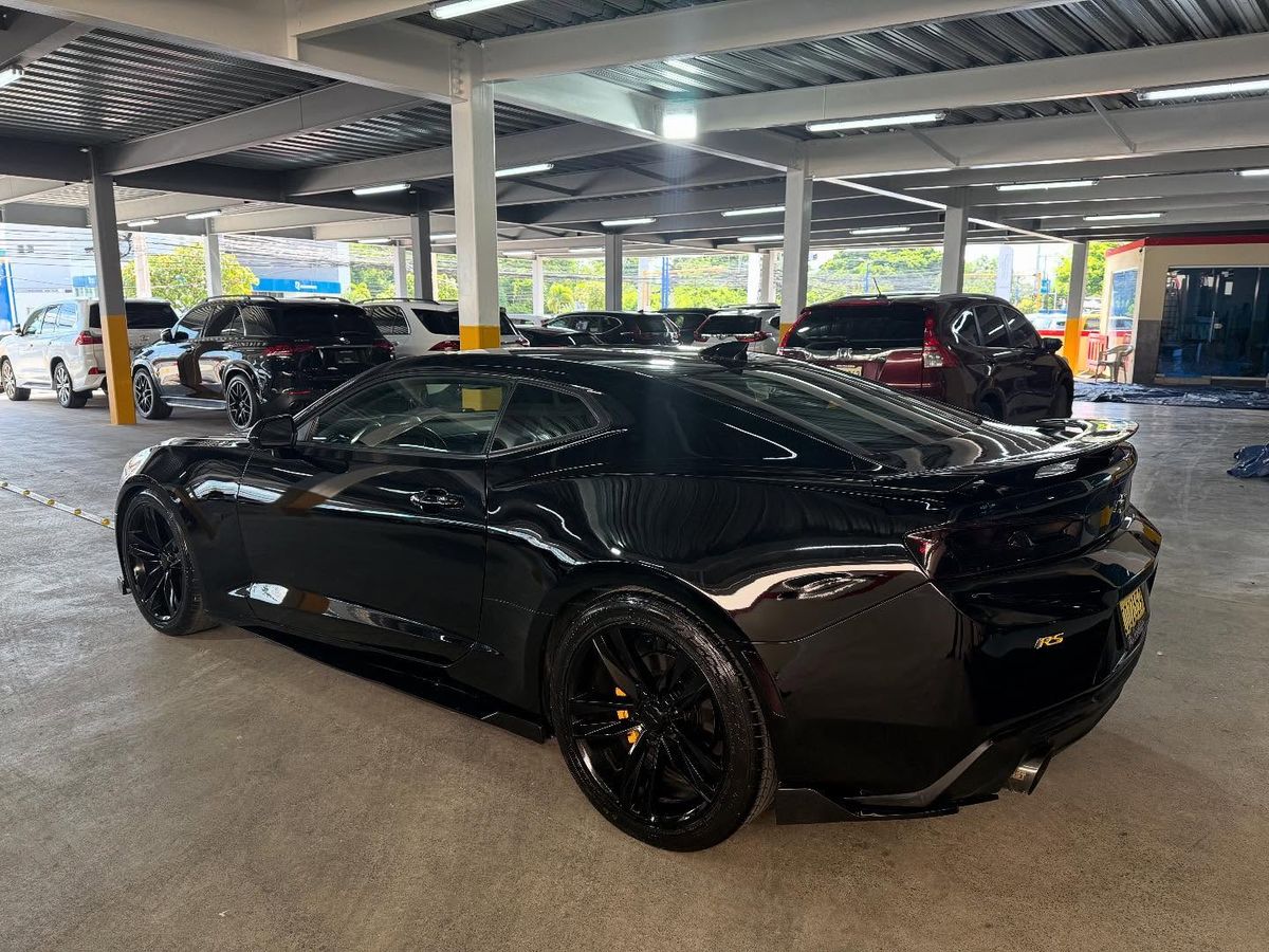 Ravoony Plus PET Glossy Crystal Black Car Vinyl Wrap review Nathan Roney 01