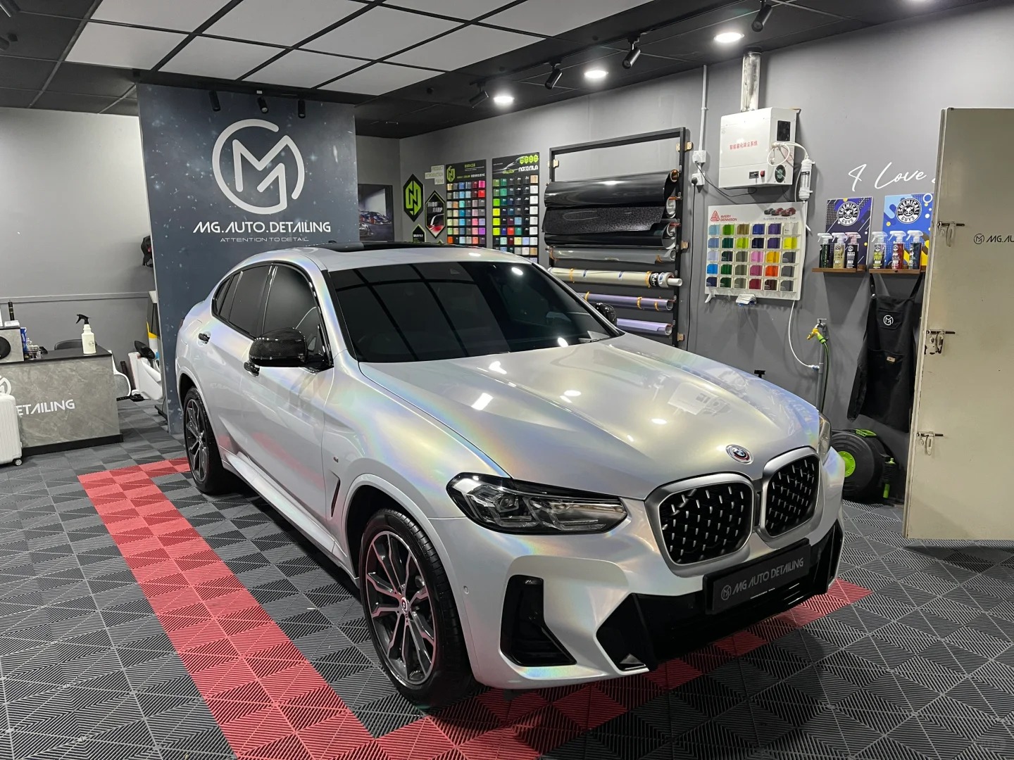 Ravoony Plus Glossy Laser White Car Vinyl Wrap review Auto LING 01