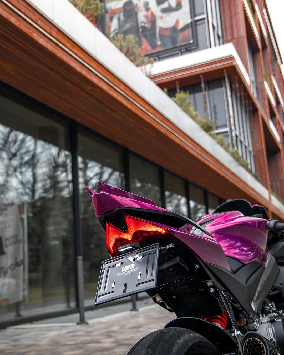 Ravoony Plus PET Gloss Glaze Pagoda Red Car Vinyl Wrap review Mr_lpprs 01