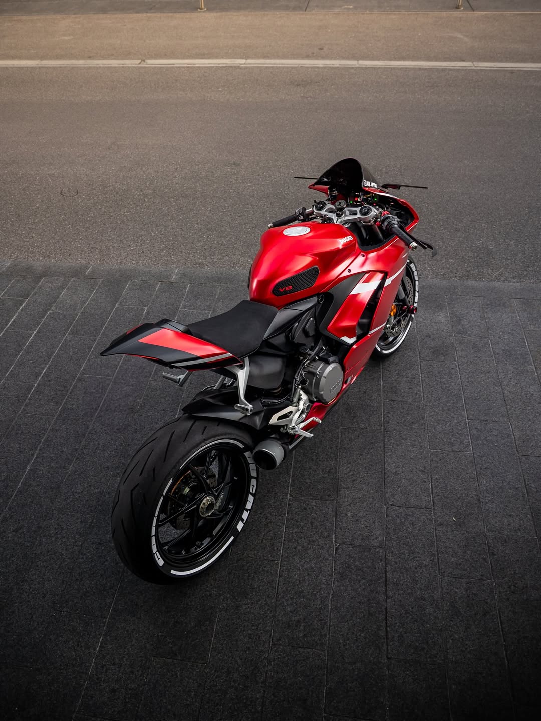 Ravoony Plus Matte Ceramics Red Car Vinyl Wrap review mr_lpprs 02