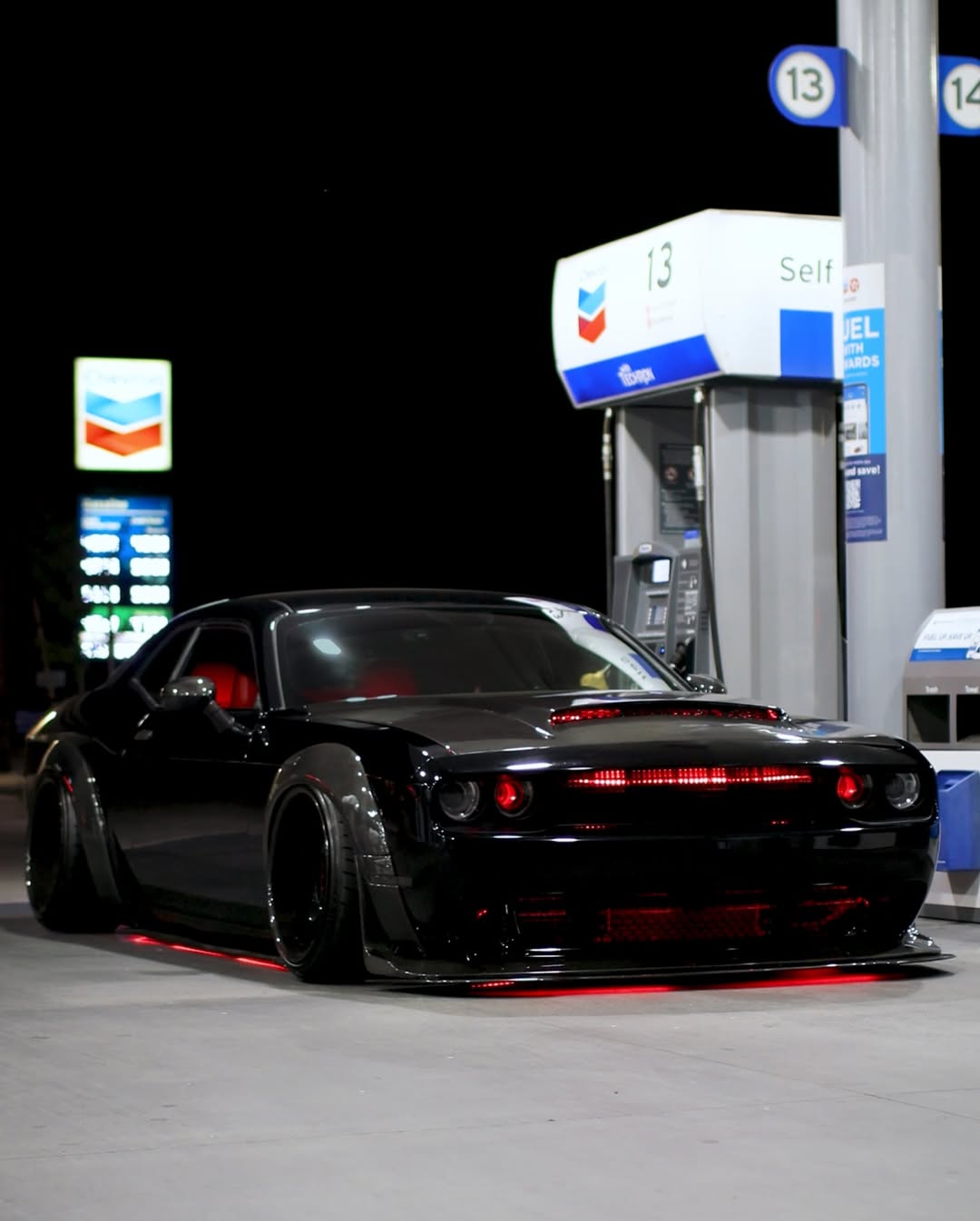 Ravoony Plus Super Gloss Chrome Black Vinyl Car Wrap review Louis Lamas 01