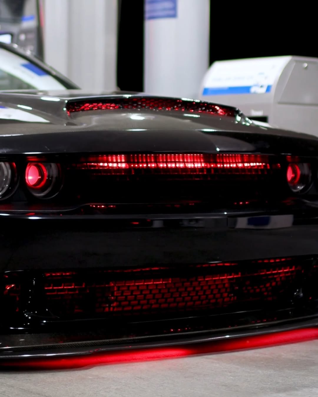 Ravoony Plus Super Gloss Chrome Black Vinyl Car Wrap review Louis Lamas 02