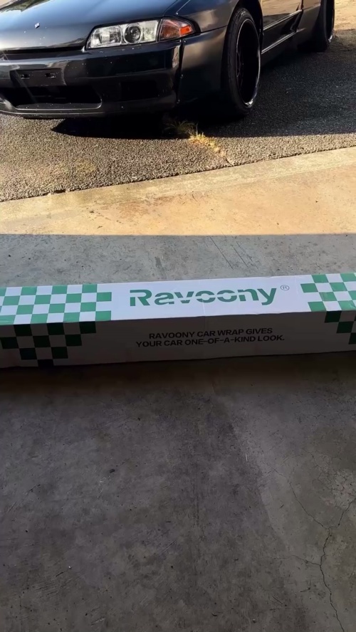 Ravoony Plus Gloss Metallic Black Car Vinyl Wrap review Kurt C.