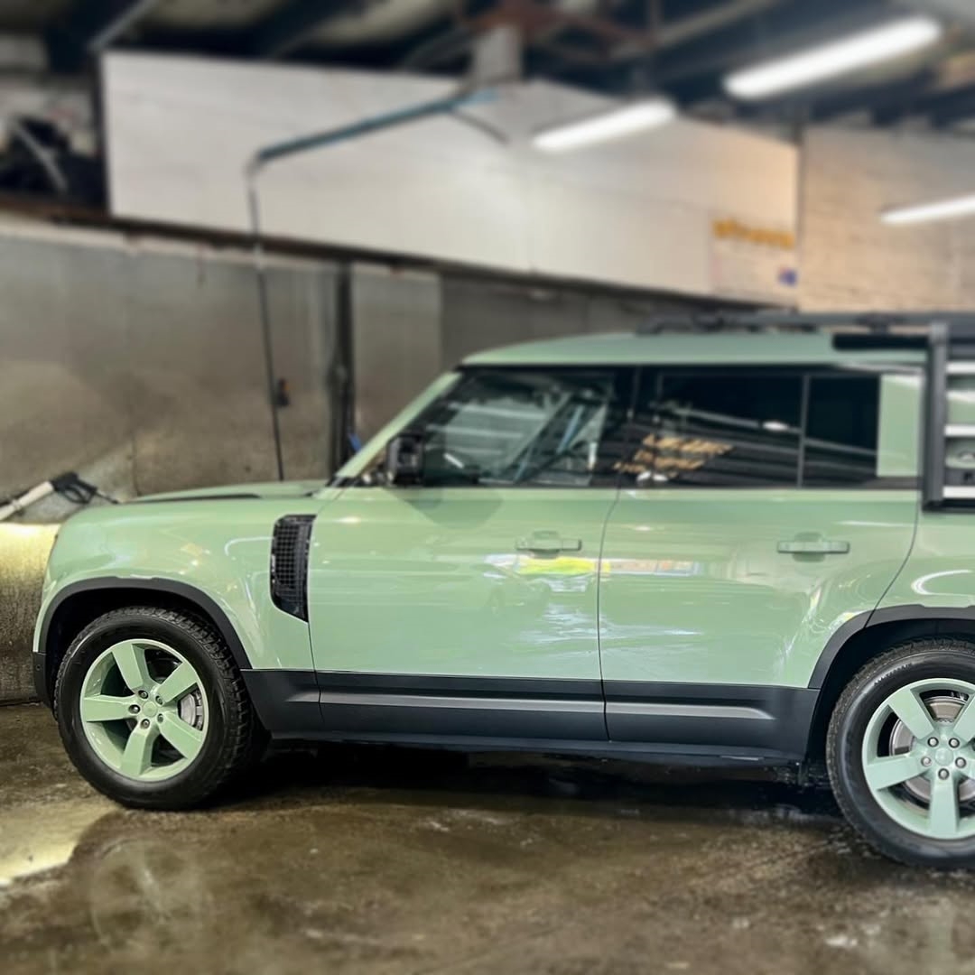 Ravoony Basic PET Gloss Avocado Green Car Vinyl Wrap review Daniel Nascimento 00