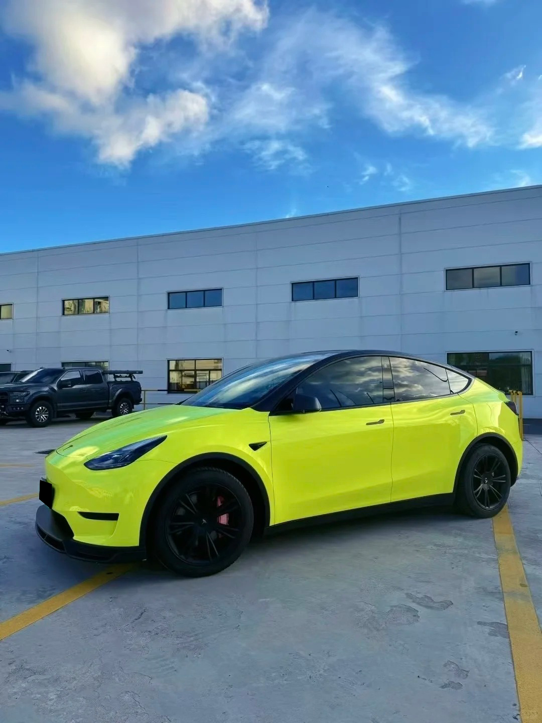 Ravoony Basic PET BMW Gloss São Paulo Yellow Car Vinyl Wrap review Jonny Roldan 01