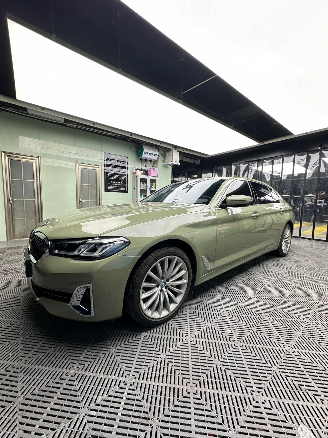 Ravoony Basic PET Gloss Khaki Green Car Vinyl Wrap review 0