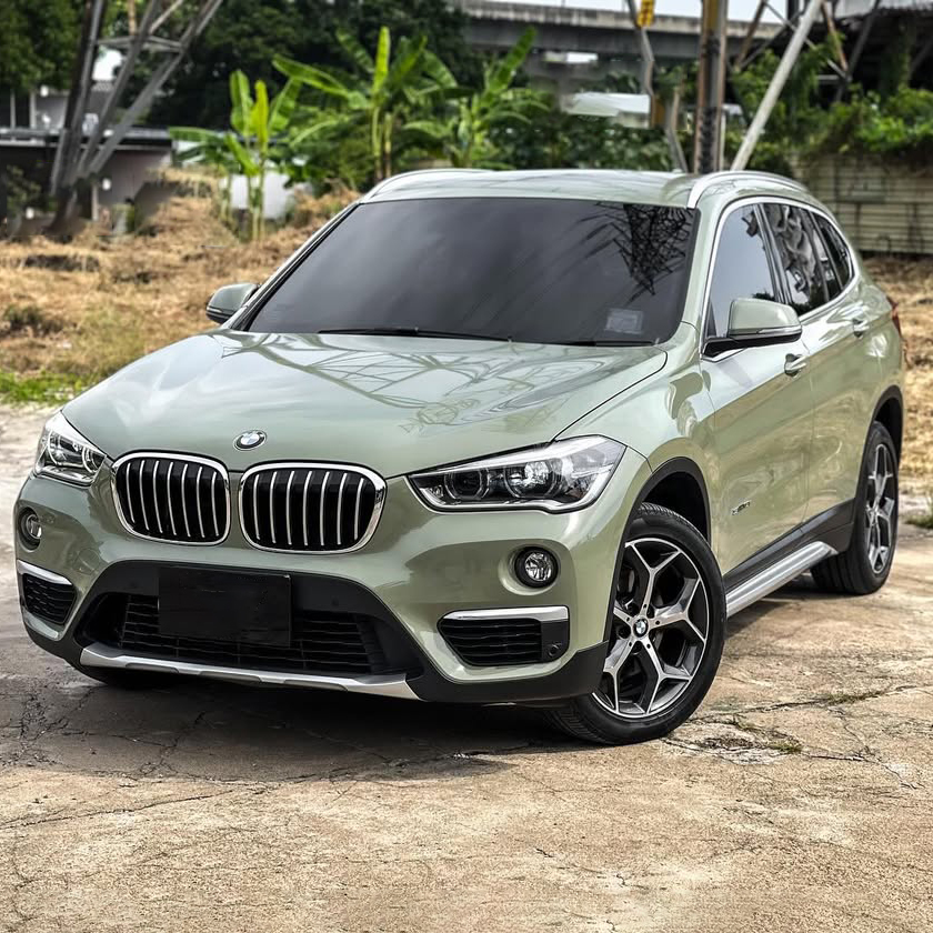 Ravoony Basic PET Gloss Khaki Green Car Vinyl Wrap review 1