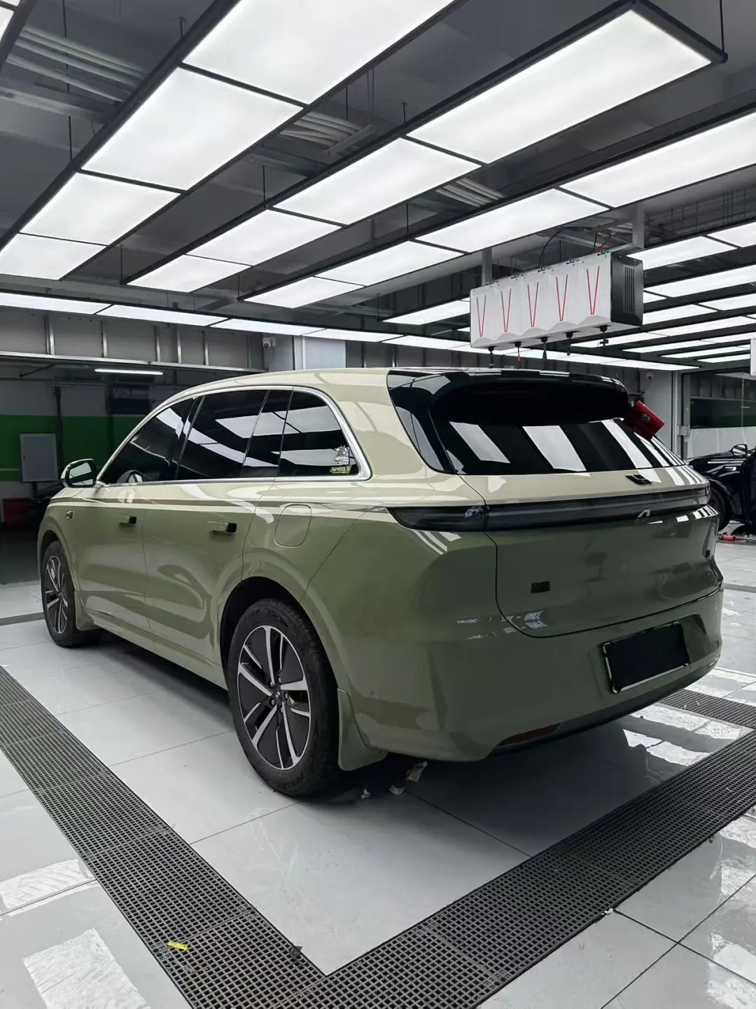 Ravoony Basic PET Glossy Light Khaki Green Car Wrap review 0