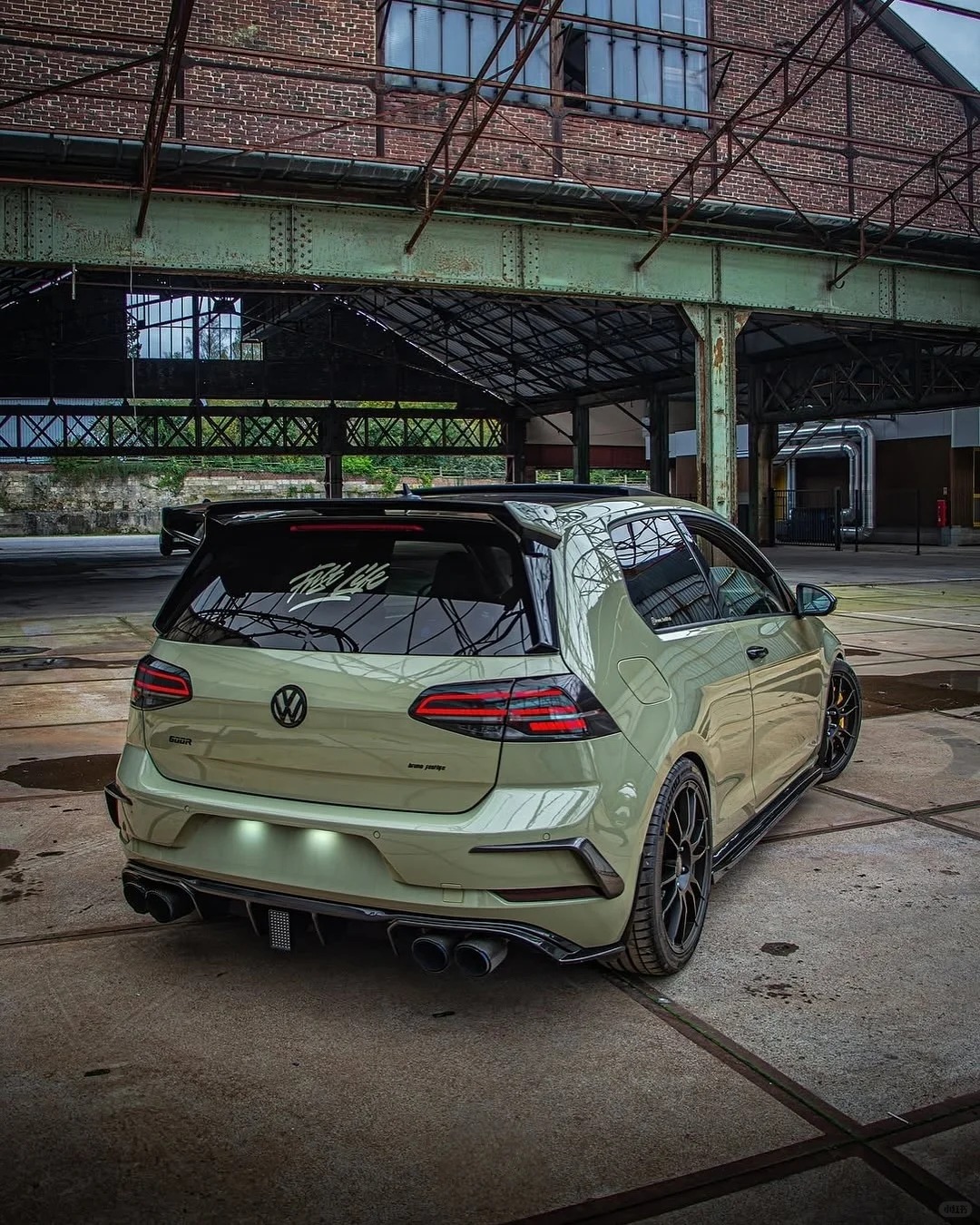 Ravoony Basic PET Glossy Light Khaki Green Car Wrap review 1