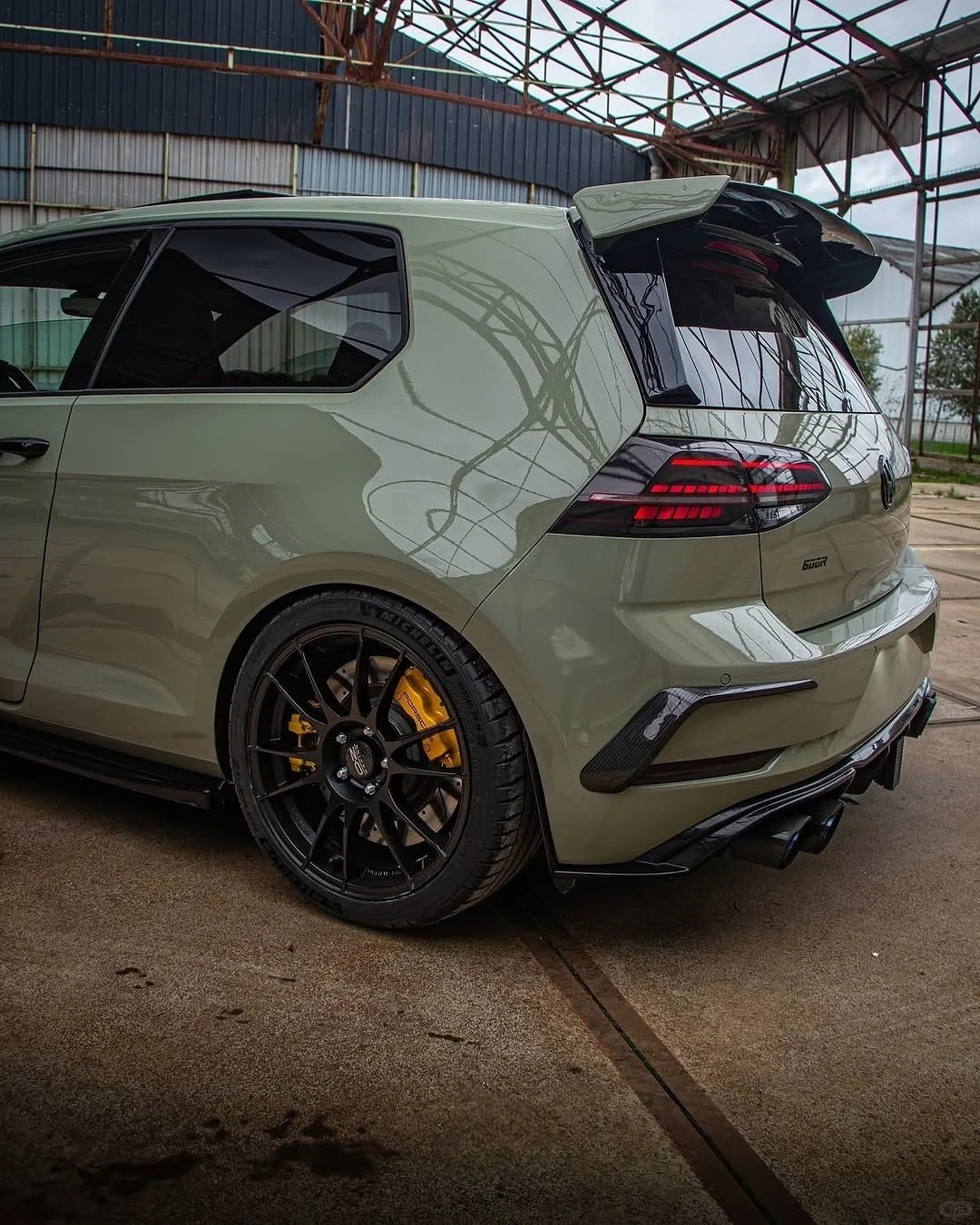 Ravoony Basic PET Glossy Light Khaki Green Car Wrap review 0