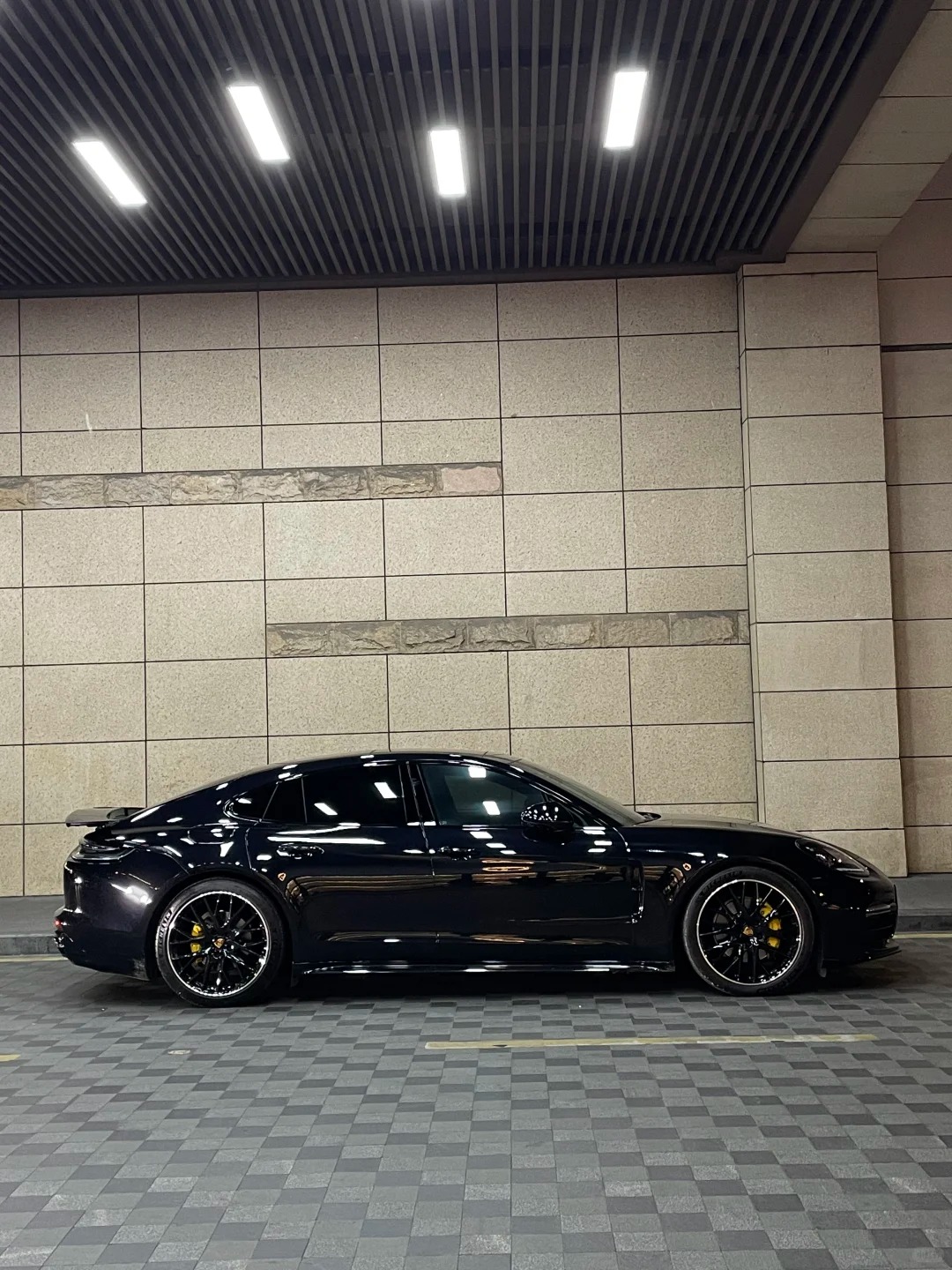 Ravoony Basic PET Glossy Crystal Black Car Vinyl Wrap review 0