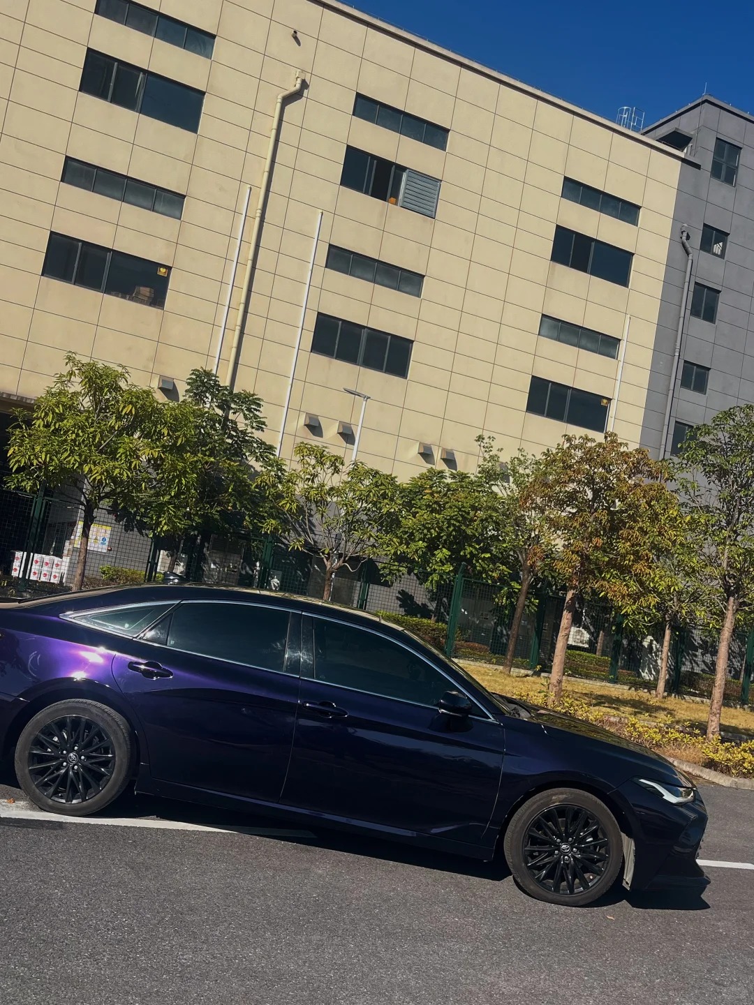 Ravoony Plus Gloss Ghost Midnight Purple Car Vinyl Wrap review 1