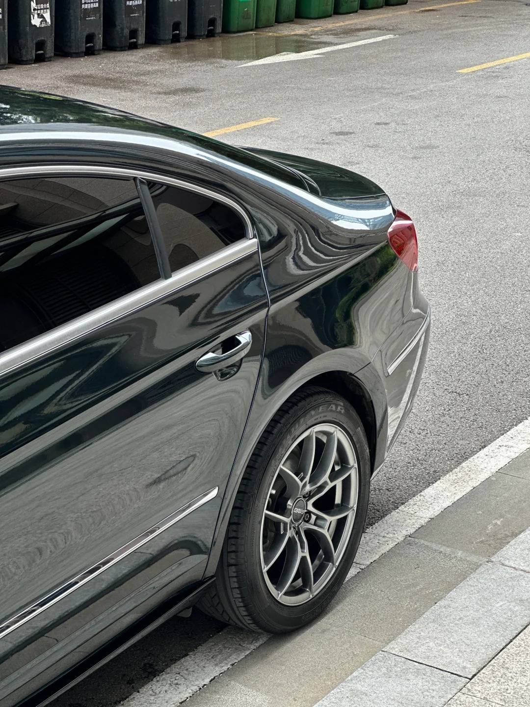 Ravoony Plus Gloss Pearlized Benz Emerald Green Car Vinyl Wrap review Lila Park 05