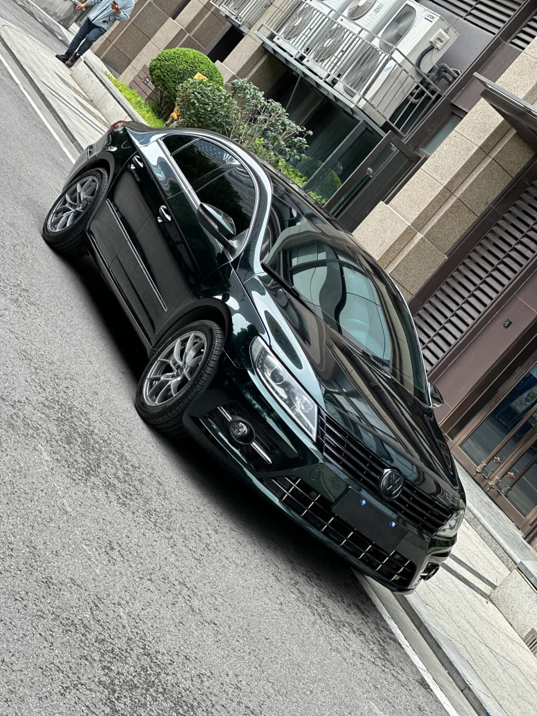 Ravoony Plus Gloss Pearlized Benz Emerald Green Car Vinyl Wrap review Lila Park 02