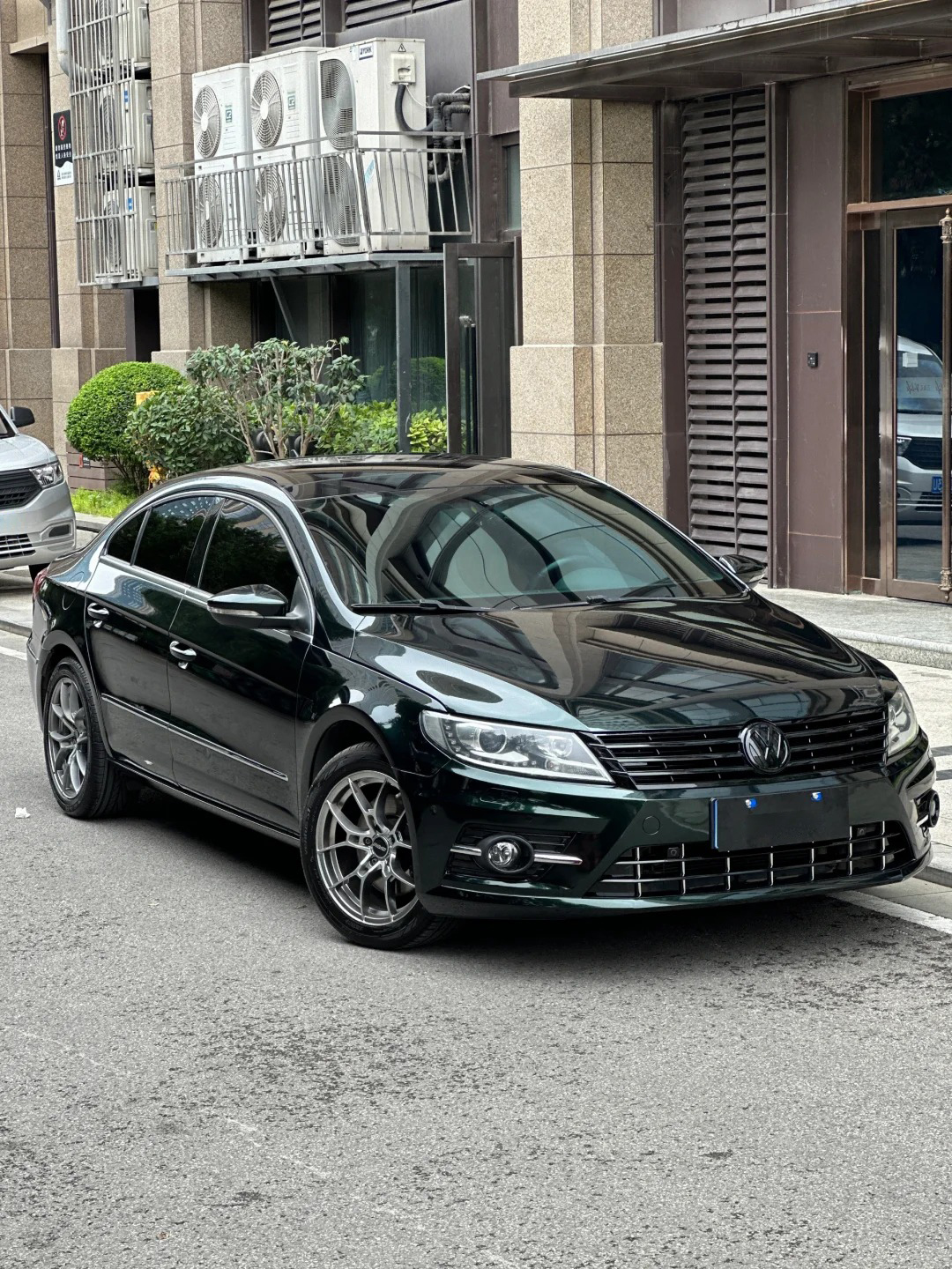 Ravoony Plus Gloss Pearlized Benz Emerald Green Car Vinyl Wrap review Lila Park 04