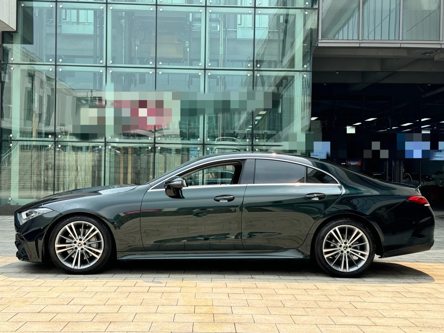 Ravoony Plus Gloss Pearlized Benz Emerald Green Car Vinyl Wrap review Chroma Dynamics Studio 03