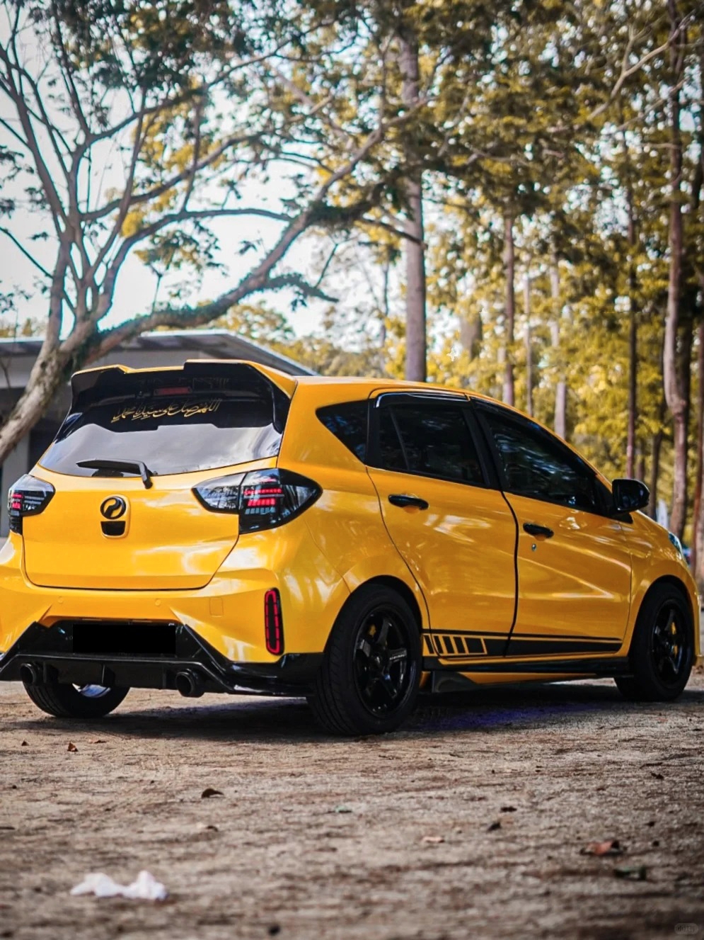 Ravoony Plus PET Gloss Sunflower Yellow Vinyl Wrap review 1