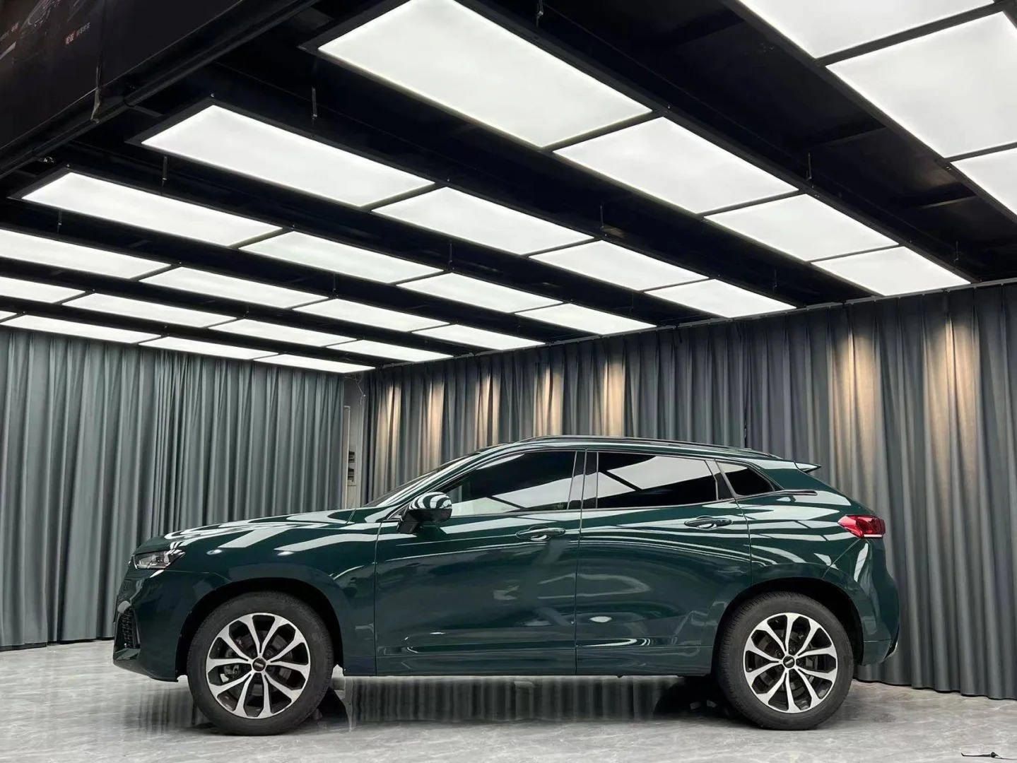 Ravoony Plus BMW Gloss British Racing Green Vinyl Car Wrap review 0