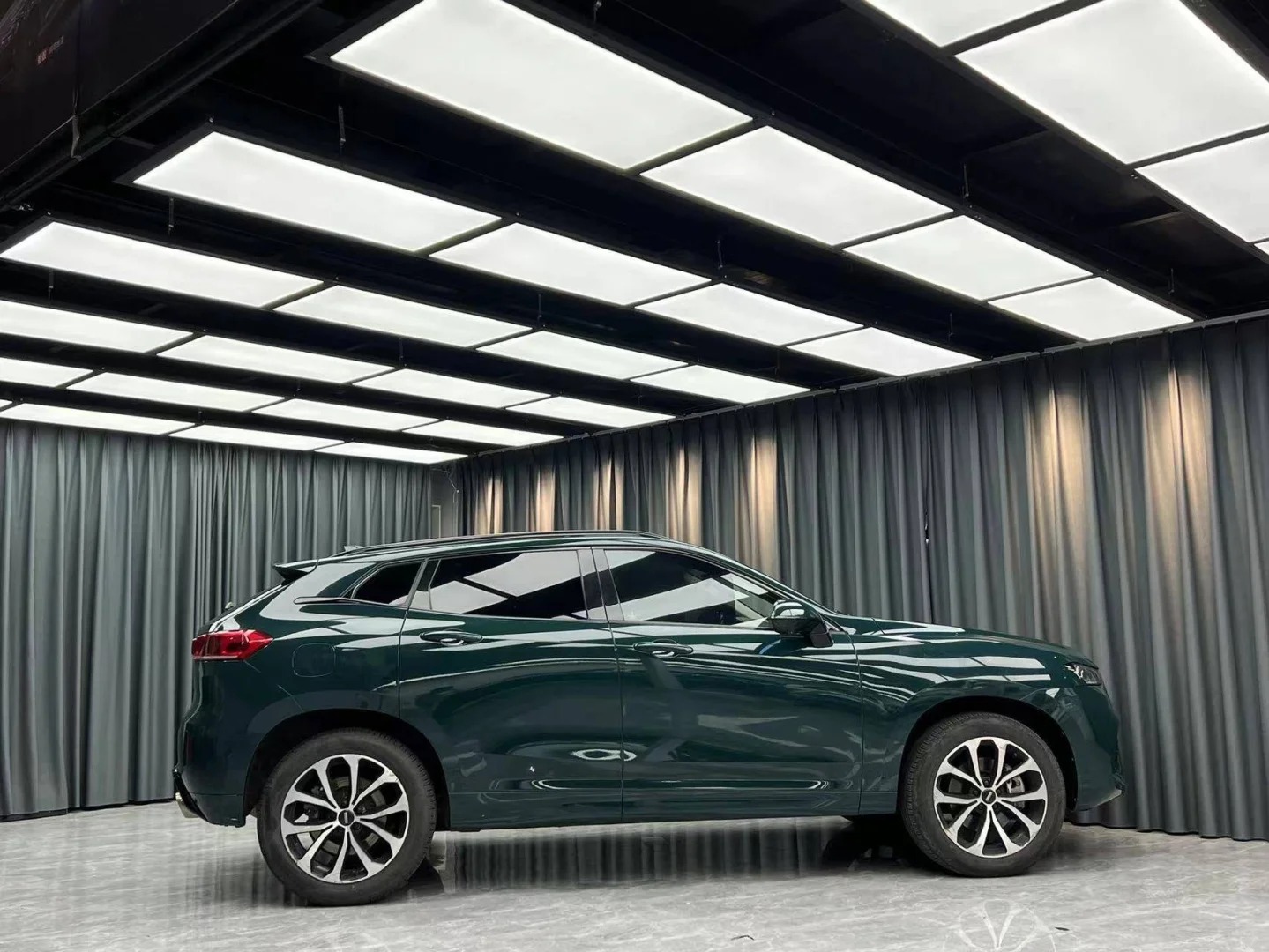 Ravoony Plus BMW Gloss British Racing Green Vinyl Car Wrap review 1