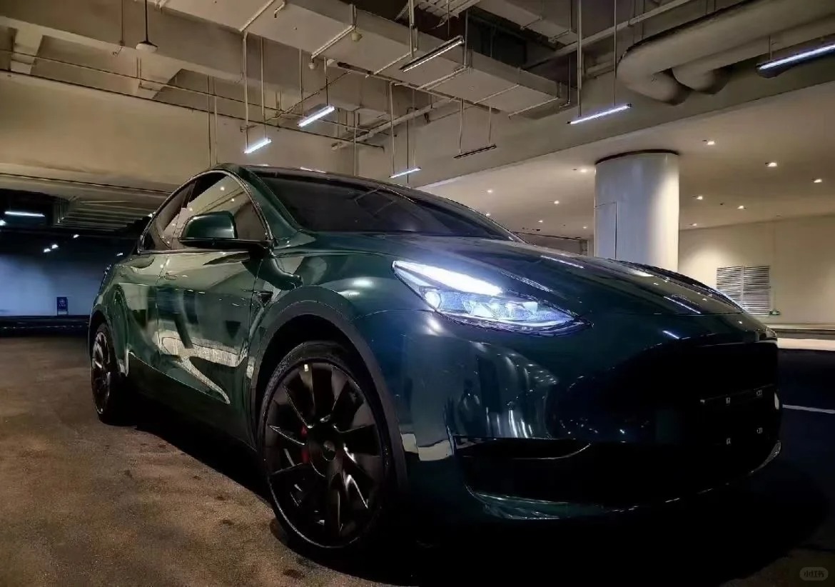 Ravoony Plus BMW Gloss British Racing Green Vinyl Car Wrap review 1