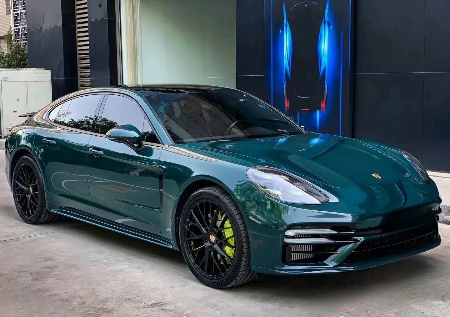 Ravoony Plus BMW Gloss British Racing Green Vinyl Car Wrap review 0